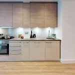 Charming 1-Bed Apartment In London