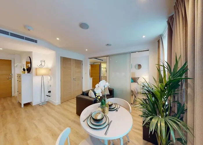 Charming 1-Bed Apartment In London